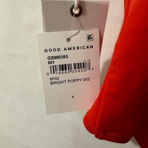 Good American Good Compression Show Up One-Piece Swimsuit - Picture 5 of 6